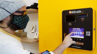 Según la acusación, los brasileños Pires y Goncalves fundaron EmpiresX, una plataforma de inversión en criptomonedas y de oferta de valores no registrada.