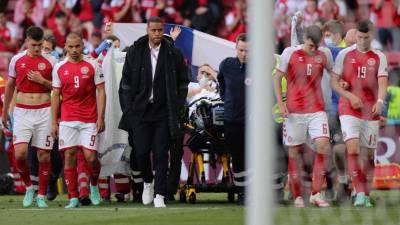 Eriksen, que el sábado se desplomó durante el Dinamarca-Finlandia de la Eurocopa, será operado para que se le coloque un desfibrilador automático./AFP.