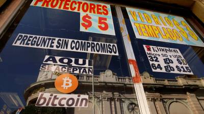 Un negocio que acepta pagos en criptomoneda en San Salvador
