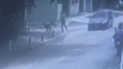Video del momento en que matan a joven por no entregar teléfono