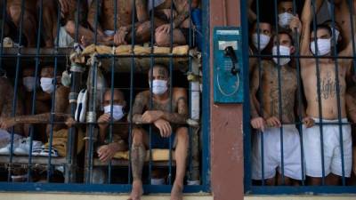 La Fiscalía de El Salvador realizó allanamientos en las cárceles del país tras investigación de El Faro./AFP.