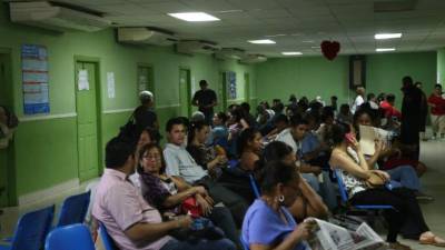 La Consulta Externa se abarrota de pacientes crónicos.