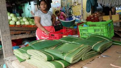 Las hojas para tamal se venden a entre L8 y L10 el bulto.