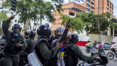 En el sector Las Mercedes en Caracas se registraron el lunes manifestaciones entre la opositores y la Policía.