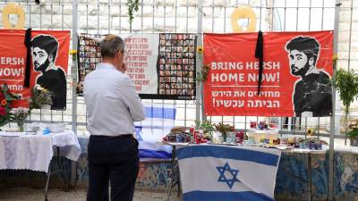 Un memorial en Jerusalén rinde homenaje al estadounidense-israelí Hersh Goldberg-Polin, uno de los seis rehenes hallados sin vida.