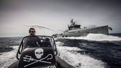 La flota ballenera japonesa sale dos veces al año.