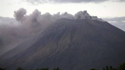 El Masaya es uno de los siete volcanes más activos en Nicaragua, y desde 1520 ha registrado al menos 18 diferentes actividades, incluidas erupciones volcánicas en 1772 y 1820, según la información oficial. EFE/Archivo