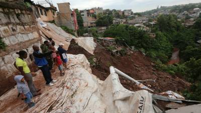 Varias viviendas corren el riesgo de ceder en la capital.
