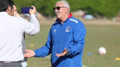Manuel Keosseián atendió a la prensa deportiva este martes en las canchas de Amarateca, Francisco Morazán.