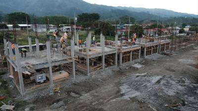 Hay 28 edificios que ya tienen un segundo y tercer piso, algunos serán inaugurados en los próximos días; es un proyecto piloto en el país con una serie de beneficios.