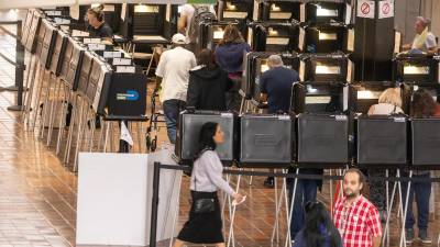 La votación anticipada inició este lunes en Miami, Florida.