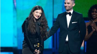 Lorde se llevó el Grammy a mejor canción por 'Royals'.