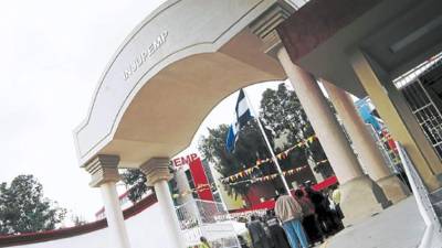 La deuda con los institutos de previsión supera los L26,900 millones.