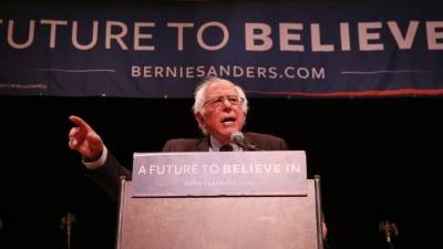 El precandidato demócrata esperará hasta la convención de Junio para anunciar su futuro en las elecciones.