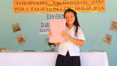 Anna Motiño ganó el primer lugar del concurso “Aventuras en Honduras” con el cuento “El reflejo en el agua”, una historia sobre el valor de la tolerancia.