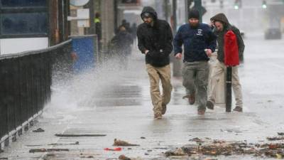 Las advertencias sobre el temporal, que se espera que continúe el sábado, se extienden desde Maine hasta Carolina del Norte y afectan a una zona con unos 80 millones de habitantes. EFE