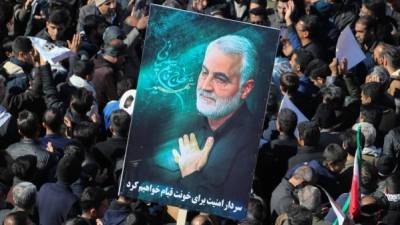 Soleimani fue sepultado este martes en su pueblo natal de Kerman. El Gobierno iraní prometió vengarse de Estados Unidos por el asesinato de su 'héroe nacional'./AFP.