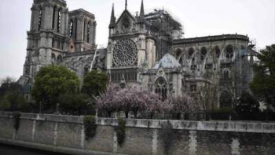 La catedral de Notre Dame de París, parcialmente arrasada por un incendio el lunes, encierra un tesoro litúrgico considerado como uno de los más ricos del mundo.