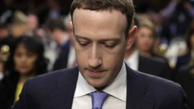 Mark Zuckerberg fue llamado a testificar después que la información 87 millones de usuarios de Facebook fuera utilizada indebidamente por Cambridge Analytica.