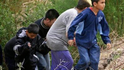 La violencia que vive la región pone fin a la infancia de miles de niños que se ven obligados a cambiar sus juegos por una misión tan arriesgada como la de emigrar al norte en busca del futuro que su país no les puede dar.