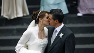 Un nuevo escándalo envuelve a la polémica pareja presidencial mexicana.