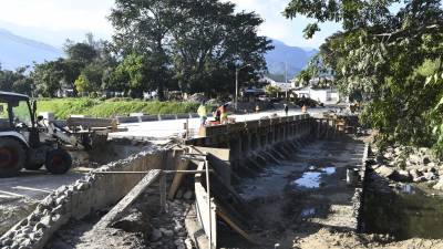 La municipalidad está trabajando con los impuestos que pagan los sampedranos. Foto: Héctor Edú.