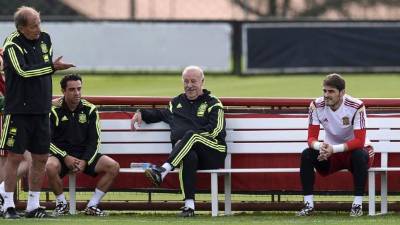 Charla Del Bosque-Xavi-Casillas para enderezar nave española en Brasil-2014.