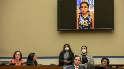 Miah Cerrillo testificó virtualmente ante el Congreso de EEUU afirmando no sentirse segura para regresar a la escuela.