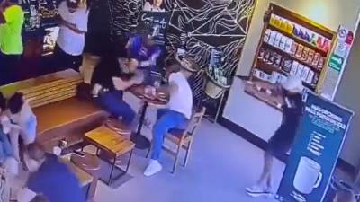 Imagen del video cuando le disparan al empresario David Cuéllar.
