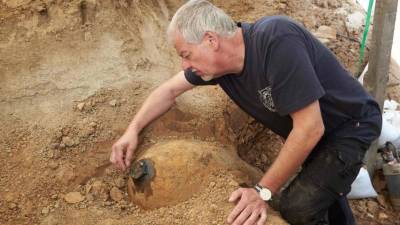 La bomba se encuentra activa y con potencial de detonación.