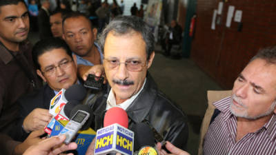 El excandidato del Partido Liberal, Mauricio Villeda, ofreció ayer declaraciones a los periodi