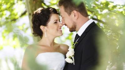 La cercanía emocional es importante para ella.