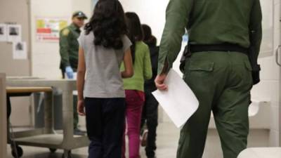 Más de 50 mil menores centroamericanos que ingresaron a EUA ilegalmente desde octubre de 2013 ya se encuentran con miembros de su familia en ese país.