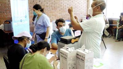 Entre lunes y martes se han aplicado más de 2,500 vacunas en San Pedro Sula.