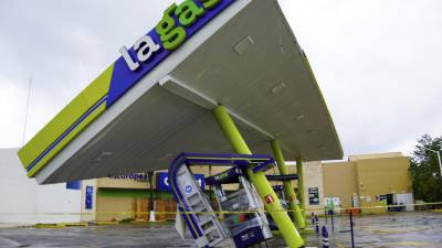 Los fuertes vientos de Beryl dejaron afectaciones en México.