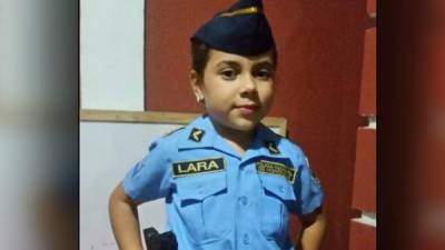 La niña Anyely Lara expresó su deseo de convertirse en una Oficial de la Policía de Honduras.