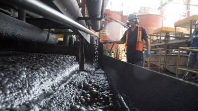 La minería hondureña se mantiene deprimida por los bajos precios de las materias primas que produce.