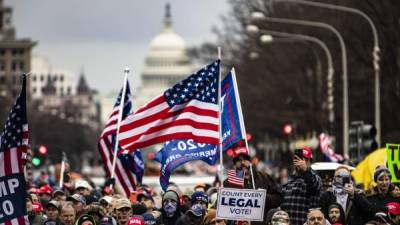 Miles de seguidores de Trump se congregan en la capital estadounidense para protestar contra el supuesto fraude electoral el día de la certificación del triunfo de Biden./AFP.