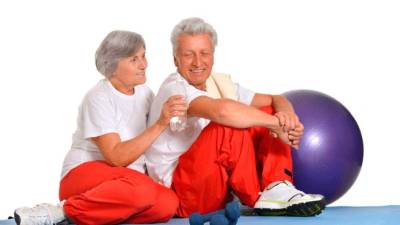 El adulto mayor debe realizar ejercicio diario.