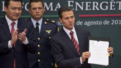 Peña Nieto ha sido sumamente criticado por plagiar parte de su tesis.
