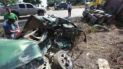 El vehículo en el que se conducían Ana Ordóñez y la menor Karime Aileen Fuentes colisionó con un pick-up y luego con un cabezal.
