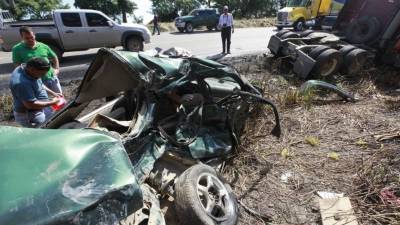 El vehículo en el que se conducían Ana Ordóñez y la menor Karime Aileen Fuentes colisionó con un pick-up y luego con un cabezal.