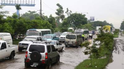 Los sampedranos deben estar pendientes y conducir con cuidado si llueve fuerte.