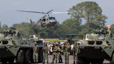 Las tensiones entre Venezuela y Colombia se incrementan luego de que el presidente Nicolás Maduro ordenara una serie de ejercicios militares en la frontera entre ambos países donde además desplegó su sistema de misiles ante supuestas 'amenazas' de Bogotá.