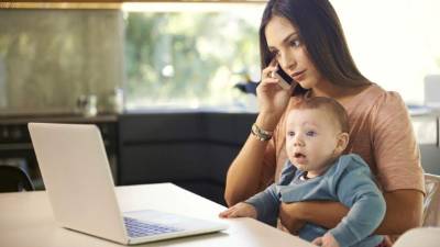 Los padres generan más actualizaciones y publicaciones de fotos y videos que otros usuarios, según el estudio.