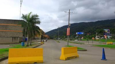 <b><span class=mln_uppercase_mln>operaciones.</span></b> Ayer pocas empresas de transporte laboraron, hoy son normales desde la madrugada.<span class=mln_uppercase_mln> fotos: moisés valenzuela. </span>