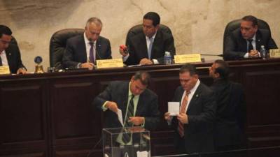 A algunos diputados se les olvidó que tienen que guardar el respeto hacia los demás.