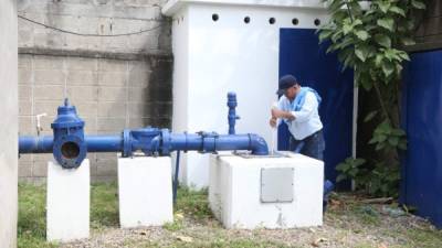 Pozos. De agua obtenida de pozos se abastece el 80% de San Pedro Sula en época de verano.