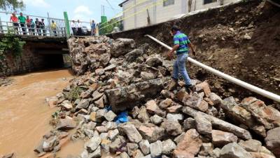Las quebradas en la capital subieron nivel.