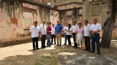 Actualmente lidera la construcción de la Plaza de la Cultura en la ciudad.